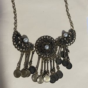 Antick Bronce Necklace with white stone